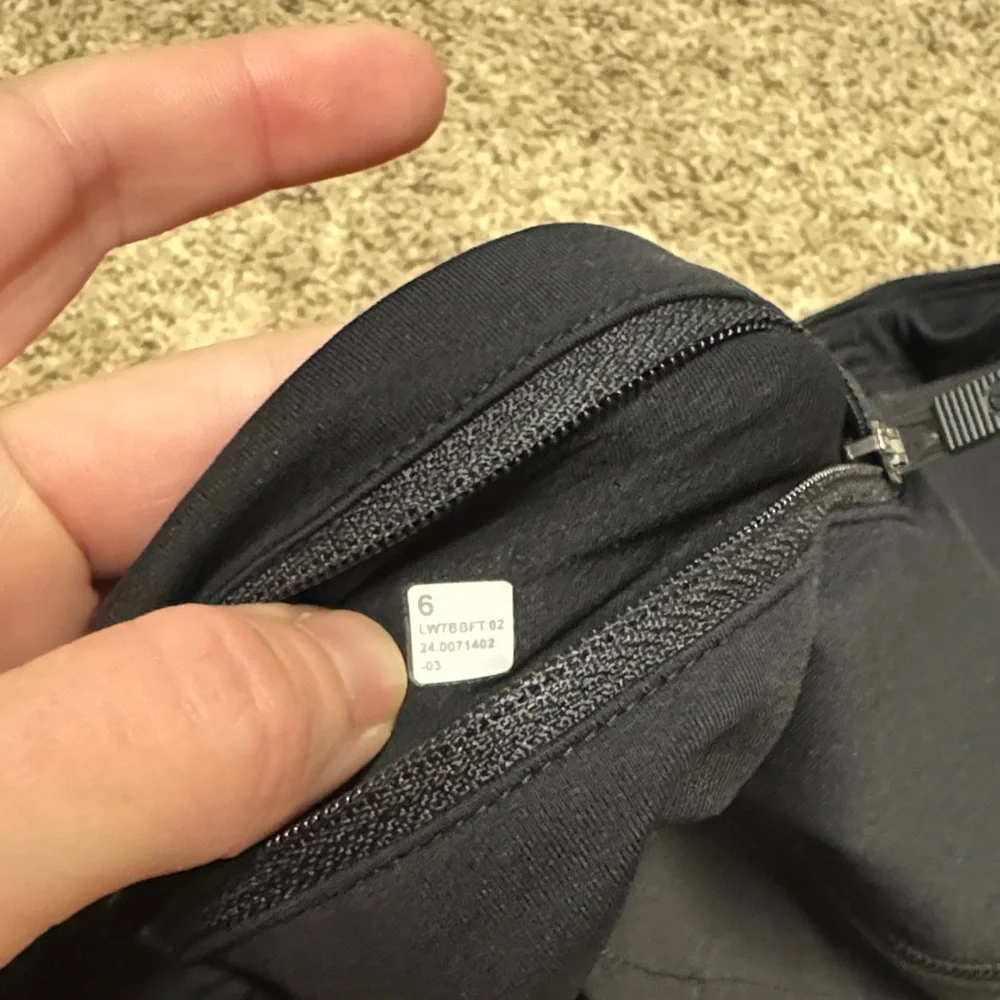 GUC lululemon speed up HR 4 in shorts in black size 6 - Picture 3 of 3